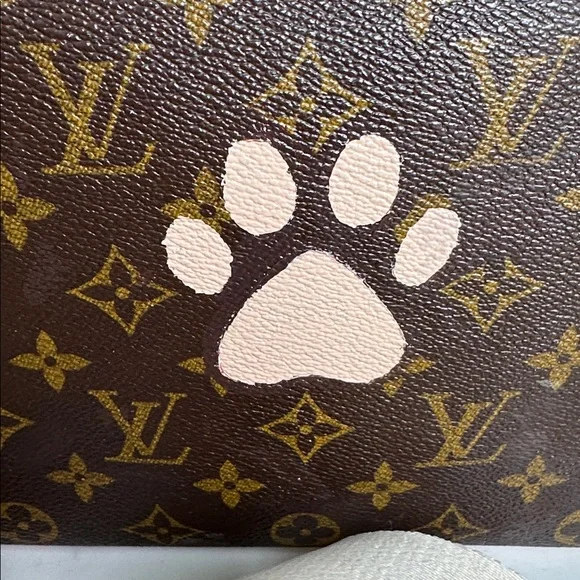 Customized 
Louis Vuitton Monogram Crossbody with missing strap 
12” x 9” x 3” - Picture 2 of 16